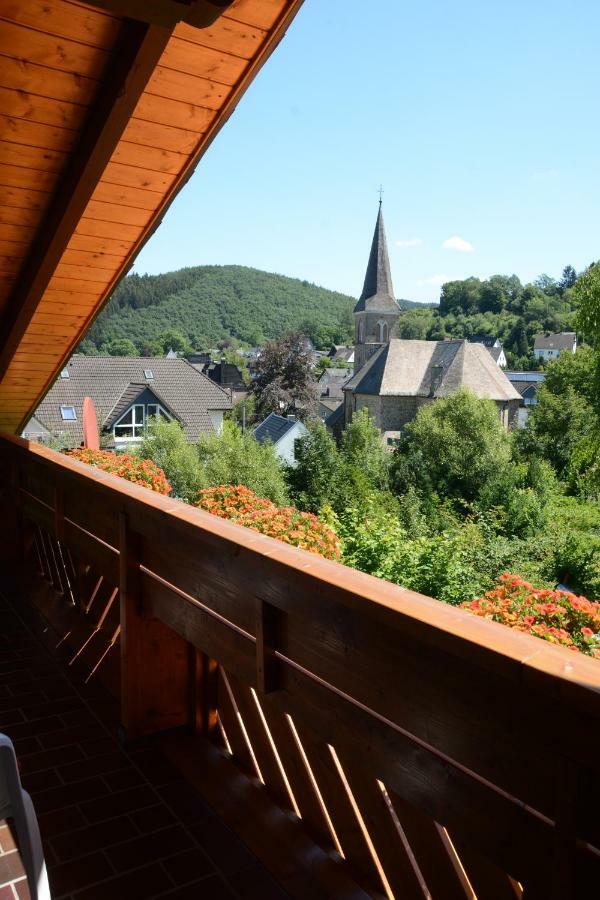 Ferienwohnung Burgblick Bilstein Экстерьер фото